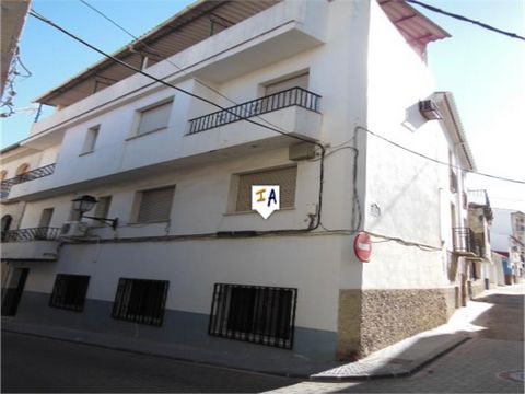 This spacious 274m2 build, 3 bedroom, 2 bathroom townhouse with a ground floor former commercial bakery unit is located in the historical town of Loja, in the Granada province of Andalucia, Spain, a bustling town which offers all the local amenities,...