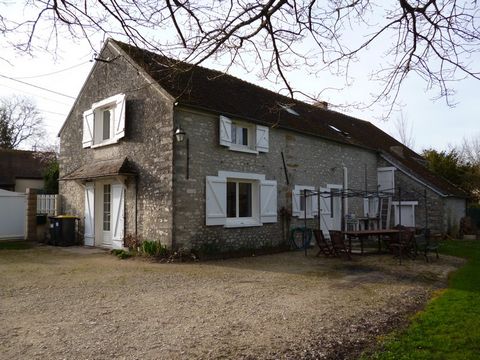 Dpt Seine et Marne (77), à vendre NANGIS Maison Briarde P4 de 147 m² environ - Terrain de 1925 m²environ