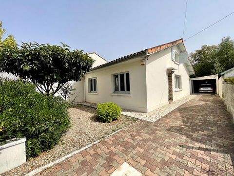 33600 PESSAC - Quartier Vertamon / Haut-Brion Close to amenities, buses, hospitals, schools, Pessac center, ... House of approx. 85 m2 to be brought up to date, including an entrance, a living room, a living room, 1 bedroom, a kitchen, a pantry, a ba...