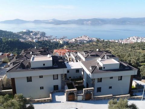 Vrijstaande huizen met panoramisch uitzicht op zee in Güllük, Muğla Huizen met panoramisch uitzicht op zee zijn gelegen in Güllük, Muğla. Dankzij de baaien, haven en sociale voorzieningen is Güllük de laatste tijd een van de meest geprefereerde regio...