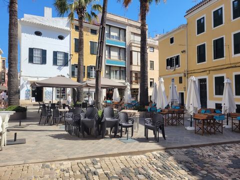 Discover this large commercial property for sale in the centre of the city of Mahón, ideal as an investment. The property has a built area of 190 m², which is currently used as a clothes shop. In addition, it has a large basement of 89 m² and a garag...