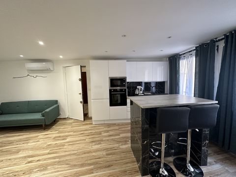 T2 completely redone with taste and quality, including a nice equipped kitchen, a large living room, a bedroom with a large television. A large very pretty and comfortable shower room, equipped with a toilet. The apartment is connected to fiber. The ...