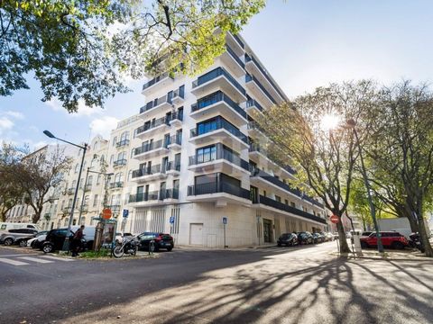 3-bedroom apartment, never inhabited, with 138 sqm of private gross area, two parking spaces, and a storage room, in a development on Avenida Luís Bivar, Lisbon. This spacious and bright apartment stands out for its quality construction and finishes....