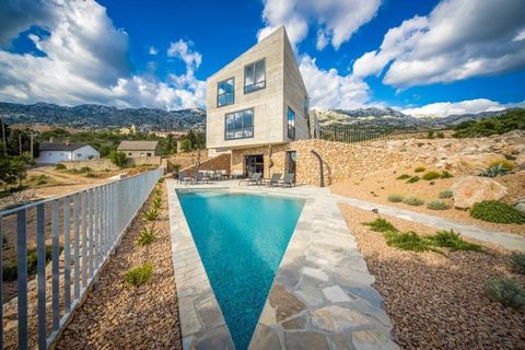 Luxury ultra-modern stylish villa in Karlobag area in a new complex on the first line to the sea and crystal clear water of Adriatic! Total area of the villa is 150 sq.m. Land plot is 350 sq.m. There are three villas in the complex, completed in 2022...