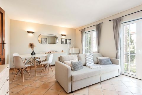 Located in Loulé. Discover comfort and convenience in this modern 1st-floor T2 duplex, nestled in the charming Old Village. With two well-appointed bedrooms - one with twin beds and the other with a double bed - this apartment offers a relaxing stay ...
