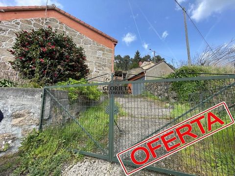 Glorieta Real Estate sells house in O Castro (Crecente). 10 minutes from La Cañiza. The house consists of 116 square meters, divided into a ground floor with a bathroom and cellar and a main floor with 2 bedrooms, 1 bathroom, living room, kitchen wit...