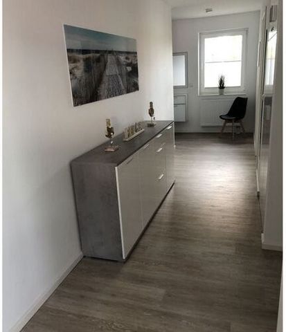 Our modernly equipped holiday apartment is approx. 10-12 minutes walk from the beach or town center (Gosch, Cafe Important etc.). The holiday apartment is 65sqm and is suitable for 2-3 guests. It is equipped with 1 bedroom (double bed 1.80 x 2m), 1 c...
