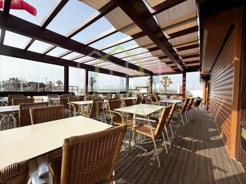 Entdecken Sie diese außergewöhnliche Gelegenheit, in eine einzigartige Snackbar/Restaurant am Meer am atemberaubenden Strand von Faro zu investieren. Hauptmerkmale: Spektakuläre Lage: Strategisch direkt am Meer gelegen, genießt dieses Hotel eine priv...