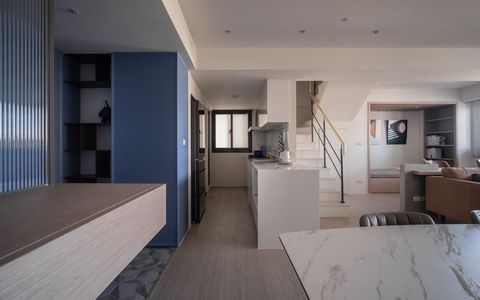 Your SIA IMMOBILIER agency offers you: These beautiful duplexes located in a recent residence. This fabulous 4-room apartment of 84.60 m2 comprising an entrance, a living room kitchen opening onto a balcony of 14.20 m2 facing South, a sleeping area i...
