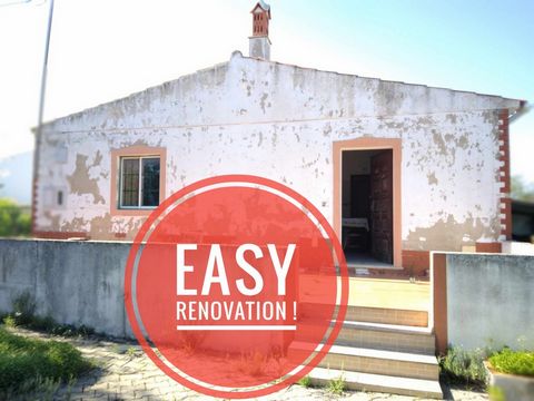 The property would benefit from an easy cosmetic renovation. This 3 bedroom villa with a private borehole is completely fenced in a very quiet area, easily accessible, just a few minutes from the center of the charming town of Sao Bras de Alportel. J...