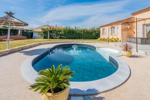 Provence Home, l'agence immobilière du Luberon, vous propose à la vente, ne maison de plain-pied, érigée en 2008 et bénéficiant d'une belle vue sur le Luberon. Située à proximité des commodités, la propriété s'étend sur un terrain d'environ 1400 m², ...