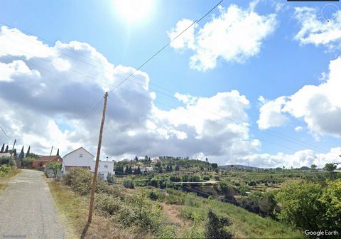 Land for construction located parish of Torrozelo and Folhosa , about 10 minutes from Seia and Oliveira do Hospital. Area of 1475 m2, located in an urban zone with good access . All infrastructures on site. Quiet area with excellent sun exposure. Gre...