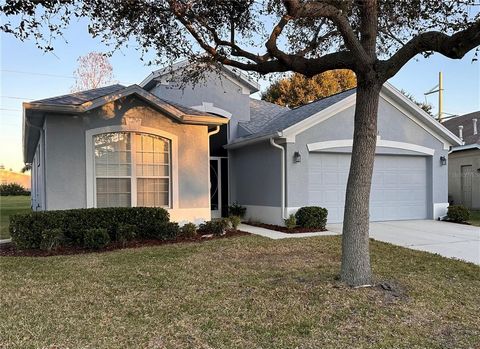 An exceptionally well-maintained home ready for you to make your own! Located in the highly desirable Oakley Place Subdivision in Ellenton with nearby shopping, banks, grocers, dining and more! Enjoy relaxing in the back screened-in lanai just off th...