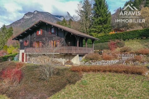 Your Aravis International Real Estate agency will make you discover in exclusivity this beautiful chalet located in a sunny area of Entremont, offering an ideal refuge for those looking for tranquility. With a total area of approximately 164m2, of wh...