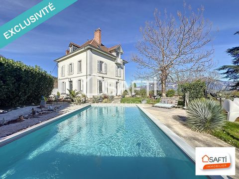 Discover this sublime 18th-century mansion, offering a surface area of ??260 m² and breathtaking views. This elegant residence has been completely renovated to offer an exceptional living environment. Located on a plot of 1588 m², it features a heate...