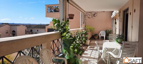 Available exclusively from Fabienne Seuté SAFTI, this apartment in Les Angles (30133) is ideally located just 10 minutes from the center of Avignon and the TGV train station. Bordering the Rhône, it's set in an atypical residence built in 1989 on the...