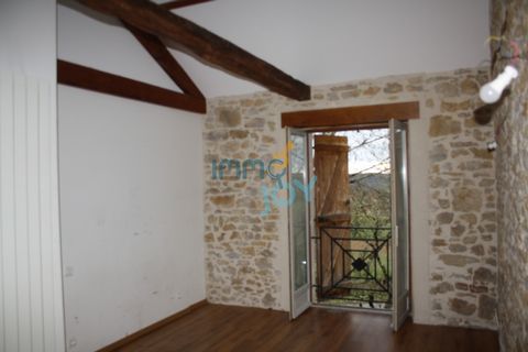 IMMOJOY François: ... This character house on a pretty plot of 1500m2 with a dominant and breathtaking view is in a small market town located near Toulonjac (12). The house of 139m2 consists on the ground floor of a bedroom of 14m2, a shower room, a ...