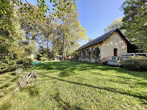 In the commune of Chambéry. Chambéry le Vieux sector - Immediate proximity to main roads Close to the city center of Chambéry   Atypical property to renovate! 'The Orangery' Former outbuilding of a mansion Building land in UD zone of 2,500 m2 Built o...