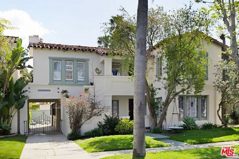Nestled in South Carthay HPOZ, this 1935 Art Deco Mediterranean fully vacant duplex exudes charm and character. The upper unit boasts 3 beds 3.5 baths while the lower unit offers 3 beds 2 baths. Upstairs the bathrooms have been tastefully added and r...