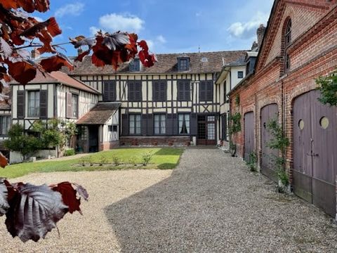 - LYONS LA FORET INTRAMUROS - 1H30 FROM PARIS - RARE FOR SALE - 18th century property in the heart of the village benefiting from a superb view of the village and the forest.... Ideal for a family home or to delight 2 families in a distinct way with ...