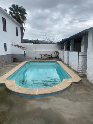 Reduced! Lovely finca for sale near Alora. The property is set on 2 floors. The top floor has 5 bedrooms, a bathroom, second living room and a terrace. The ground floor has a further 2 bedrooms, bathroom, fully fitted kitchen with pantry and fireplac...