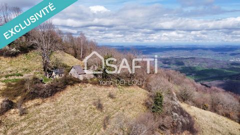 Ideally located on a south-east facing mountainside at an altitude of 1027 m, come and discover these beautiful buildings to renovate on 3,500 m2 of land with a view of the snow-capped peaks. The first of 6m2, with sink and natural fridge, has a mezz...