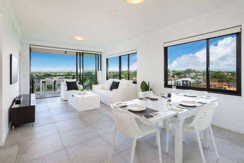 Welcome to the epitome of what Gold Coast living is all about. Simply stunning, 806 offers the perfect blend of modern amenities, prime location, and luxurious living. With soaring uninterrupted 270 degree views from the stunning turquoise Broadwater...