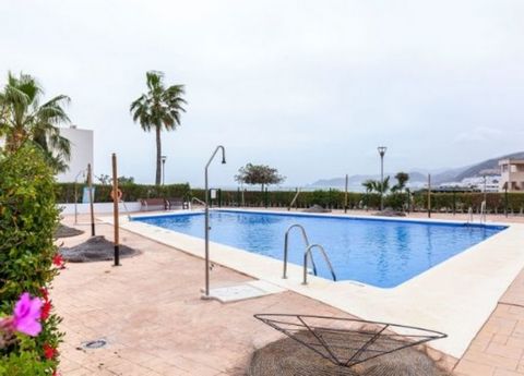 In samenwerking met onze Spaanse partners bieden we u graag de mogelijkheid om dit appartement met 3 slaapkamers en 2 badkamers aan het strand te kopen in de gewilde wijk Mojacar Playa. Dit appartement in Mojacar playa is ideaal voor wie op zoek is n...