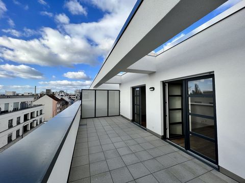 Absolute single DREAM APARTMENT with secluded 24 sqm roof terrace, living/bedroom with direct terrace access, kitchen area with compact fitted kitchen and daylight shower room!!! Central, quiet, safe - bright, modern, spacious. These are the attracti...