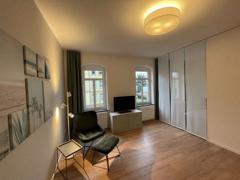 This offer is for a 1.5 room apartment renovated in 2022 with fitted kitchen (dishwasher, stove, induction hob, fridge incl. freezer compartment) and modern bathroom with washing machine. Furthermore, the equipment includes all furnishings shown in t...