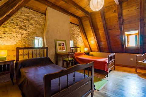 Dating back to the 19th century, this holiday home in Thémines has been restored to meet the needs of the modern traveller while retaining authentic touches. Apart from a private swimming pool, where you can refresh with a dip and enjoy your holidays...