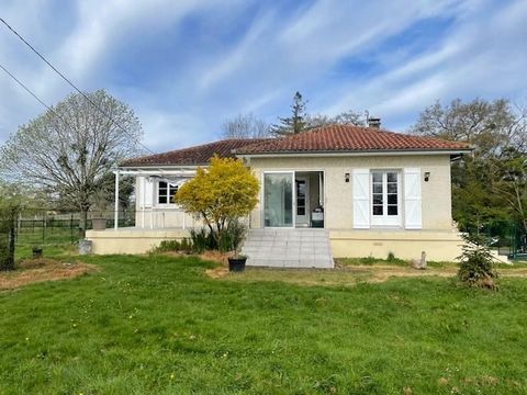Detached house of approx. 110m2 with basement, located in a quiet setting on approx. 2200m2 of land with views of the countryside and Pyrenees mountains on the horizon. The habitable part of the house has been renovated and is ready for immediate occ...