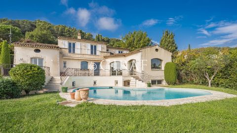 Rare on the market, we are pleased to present you in exclusivity. This beautiful villa of 225m2 built by a renowned architect, located on the immediate edge of the charming village of La Colle sur Loup. Superb panoramic view due south, quiet, a? Less...