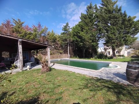 10 minutes from Castres in the town of Labruguière! This house of about 135 m2 of living space on a plot of 2300 m2 will offer you an exceptional living environment, it is close to all amenities but also benefits from a quiet and relaxing environment...