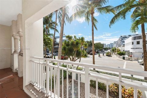 Highly sought after Spacious Townhouse in the heart of Sunset Harbour. 3 bed/ 3 bath Town house in walking distance of Restaurants and fitness centers