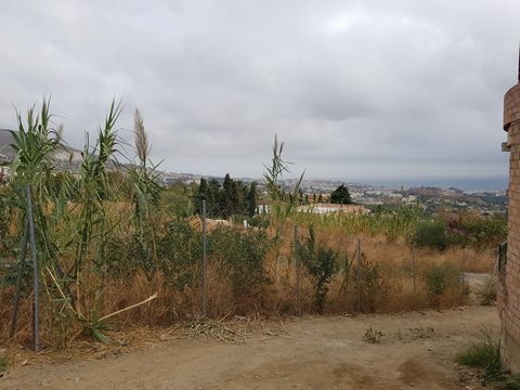 Bank repossessed urban land designated for the construction of up to 22 single family homes or a two storey building situated in the centre of Benalmadena Pueblo. This plot is a total size of 1.370m2 with a build allowance of 1.900m2 above ground and...
