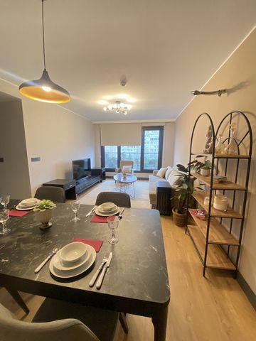 This is a quiet, warm, clean, modern apartment that will give you the space to breathe and relax with that comfy feeling that only a home can provide. The flat is just walking distance from public transportation ( bus stops, metrobus and others). You...