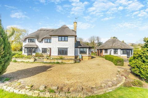 Deep Thatch is a stand out property located on highly sought after Hardwater Road and was designed to take full advantage of the spectacular views over the Nene Valley and Summer Leys nature reserve down to Hardwater Mill. This superb home is set in ...