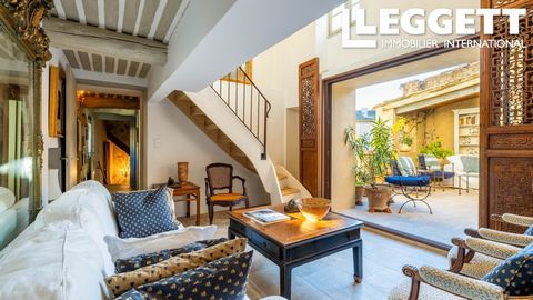 A28446EKO84 - This charming 19th-century stone village house is nestled in the sought-after village of Cabrières-d'Avignon, close to Gordes and within the Golden Triangle of the beautiful Luberon. It boasts a 48 sqm inner courtyard, perfect for outdo...