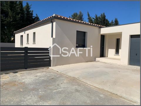 In a cute village with all the commodities necessary, 12 min from Narbonne, brand new villa of approximately 120m2 offering: an equipped kitchen open to a large living room of 46m2 with sliding bay windows onto the terrace and the swimming pool, a la...
