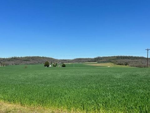 AMAZING INVESTMENT OPPORTUNITY ?? 625 ACRES of Prime Cropland, Pasture, and Woods located just minutes off I-65 at Exit 48 ?? Park City. The property is 70% open in level to gently rolling fields with the balance in mostly hardwoods. The property joi...