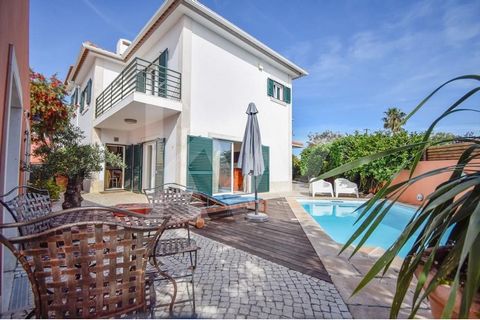 4 bedroom villa with swimming pool in S. Pedro do Estoril Excellent location. Located 7 minutes walk from São Pedro do Estoril station and 10 minutes from the beach. Excellent sun exposure, East, South and West In excellent condition. Like new. Ideal...