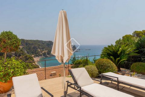 This luxury home is situated on a spectacular seafront plot in the exclusive residential complex of Martossa, just south of the pretty coastal town of Tossa de Mar on the Costa Brava. The 5-bedroom home sits on a large plot of just under 873 m². All ...