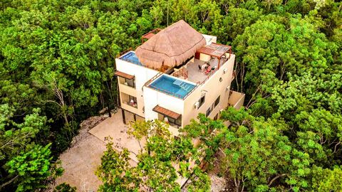 Discover a prime investment opportunity in Tulum with these 8 fully equipped and beautifully furnished apartments. Nestled in the vibrant Region 15, this property offers modern living spaces that are perfect for both short-term rentals and long-term ...