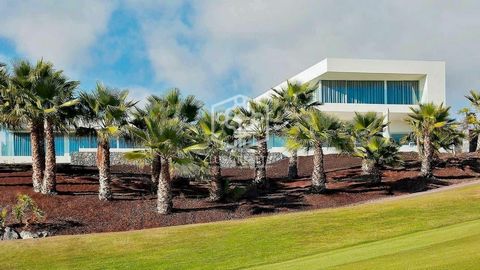 Para aquellos que aman el desafío de empezar desde cero. Presentamos las Custom Villas, parcelas de lujo en Abama Resort, que brindan espectaculares vistas del Atlántico, del campo de golf y de la isla de La Gomera. Propietarios y huéspedes tienen ac...