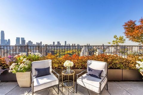 Triple Mint Park Avenue Penthouse Dieses sorgfältig renovierte 5.200 m² große Penthouse-Duplex mit herrlichem Blick auf den Central Park und die Skyline von Manhattan befindet sich im 19. und 20. Stock einer der prestigeträchtigsten Vorkriegsgenossen...