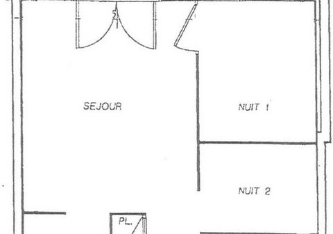 LUCHON “RESIDENCE LE PARC THERMAL” 2-rumslägenhet för 4 personer på 3:e våningen med hiss, belägen ett stenkast från termoetableringen och nära centrum på lugn gata med vacker utsikt över bergen. Denna bekväma lägenhet på cirka 30 m² inkluderar ett u...