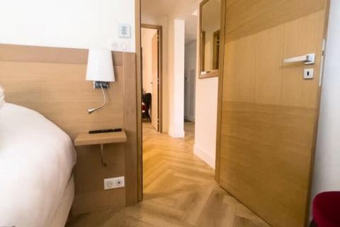 Appartement T3 met diensten hôteliers **** , côté pinnen met uitzicht op het strand en pinnen, balcons en klimatisatie. Nous vous accueillerons stafflement dans notre maison, vous y trouverez tout le confort et les services d'un hôtel, les lits sont ...