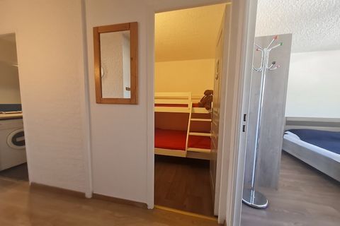 Het appartement in Les Deux Alpes heeft 2 slaapkamer(s) en kan gereserveerd worden tot 7 personen. Accommodatie De accommodatie heeft een oppervlakte van 54 m² isgezellig ingerichte en is volledig uitgerust, gelegen direct aan de skipiste, met uitzic...