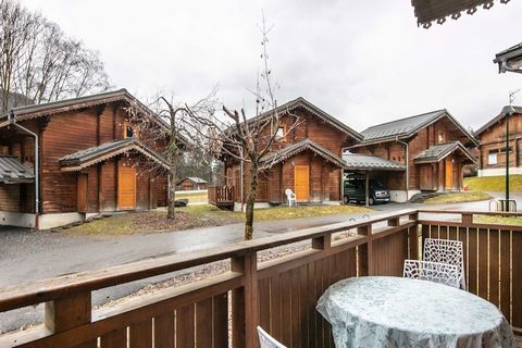 Diese chalet in Morillon mit 2 Schlafzimmer und hat eine Kapazität für 6 personen. Unterkunft Unterkunft hat 59 m² befindet sichkomfortable und grosszügige. Die Unterkunft befindet sich 1 km von der Stadt (Stadtzentrum), 2 km von der Skipiste und it ...